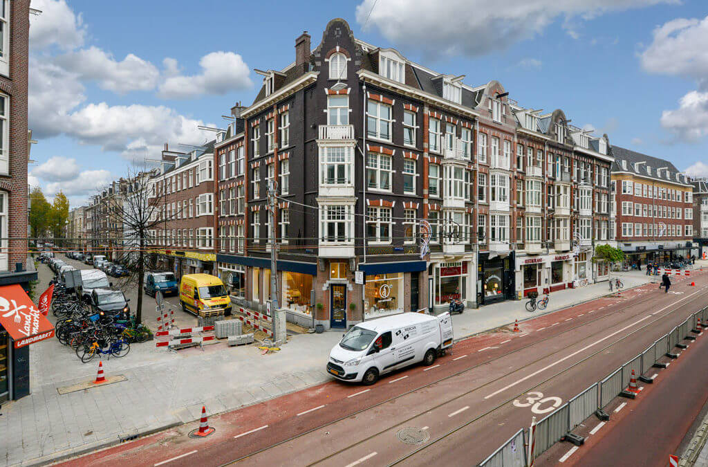 Yield Real Estate verkoopt namens particulier belegging bedrijfsruimten en winkel in Amsterdam